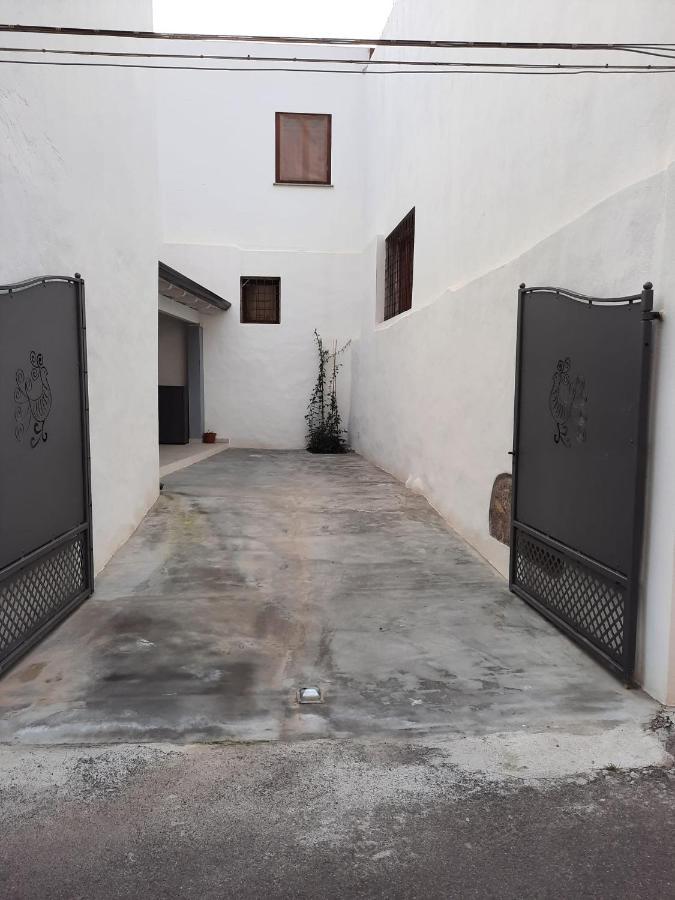 Appartamento Su Palazzina Storica In Centro A SantʼAntìoco Exterior foto